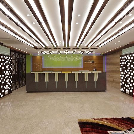 Hotel O Ellis Ахмедабад Экстерьер фото