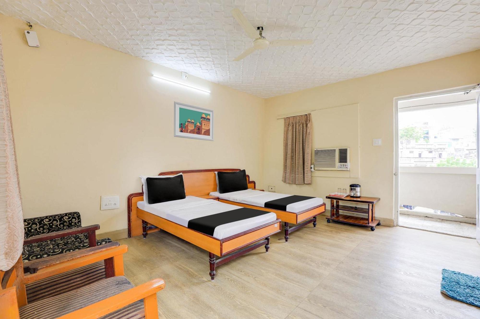 Hotel O Ellis Ахмедабад Экстерьер фото