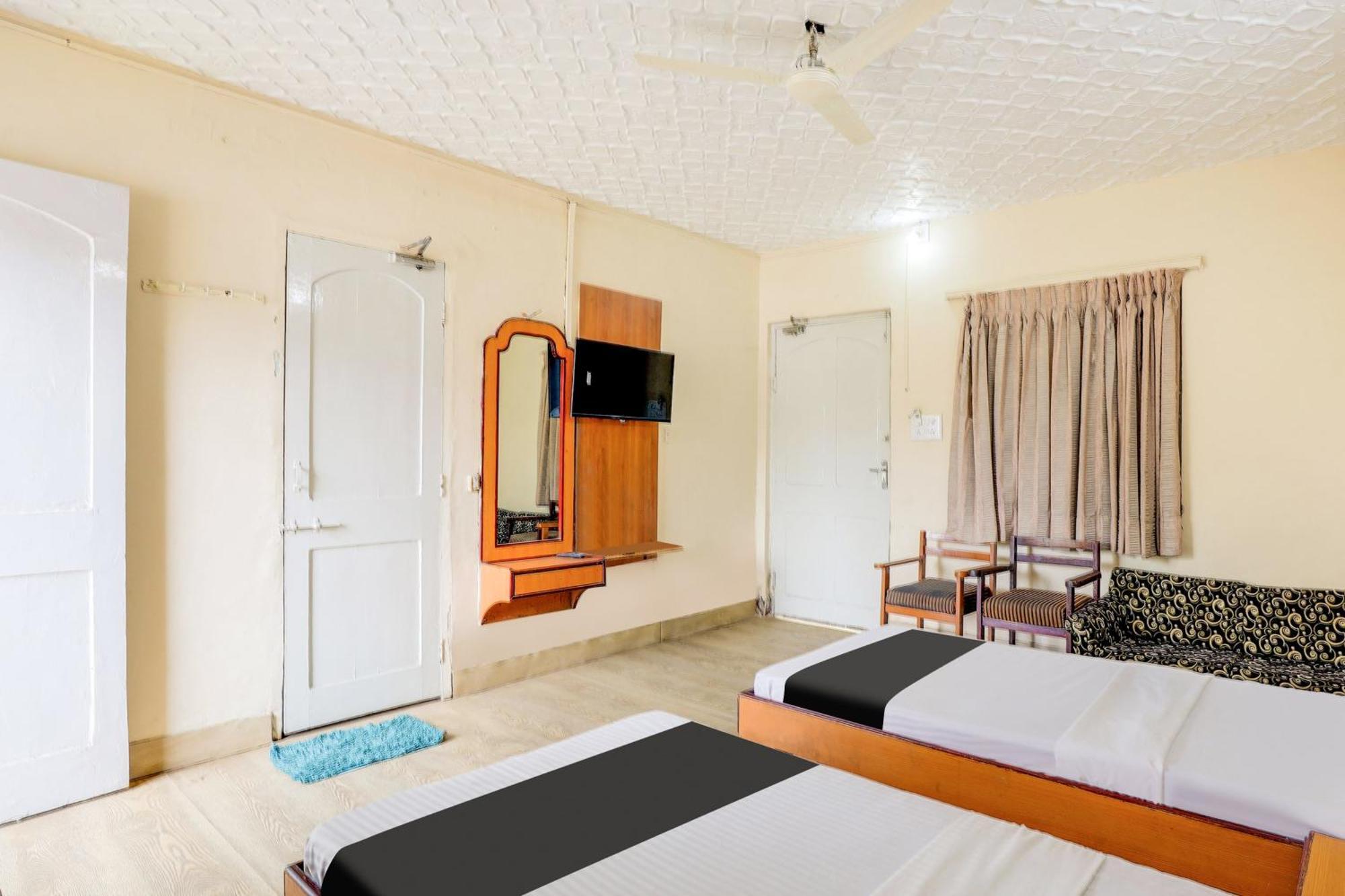 Hotel O Ellis Ахмедабад Экстерьер фото